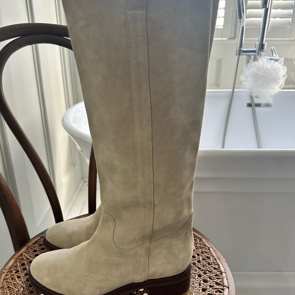 Sezane Bridget Bottes Low Suede Women's Boots. - Picture 3 of 9